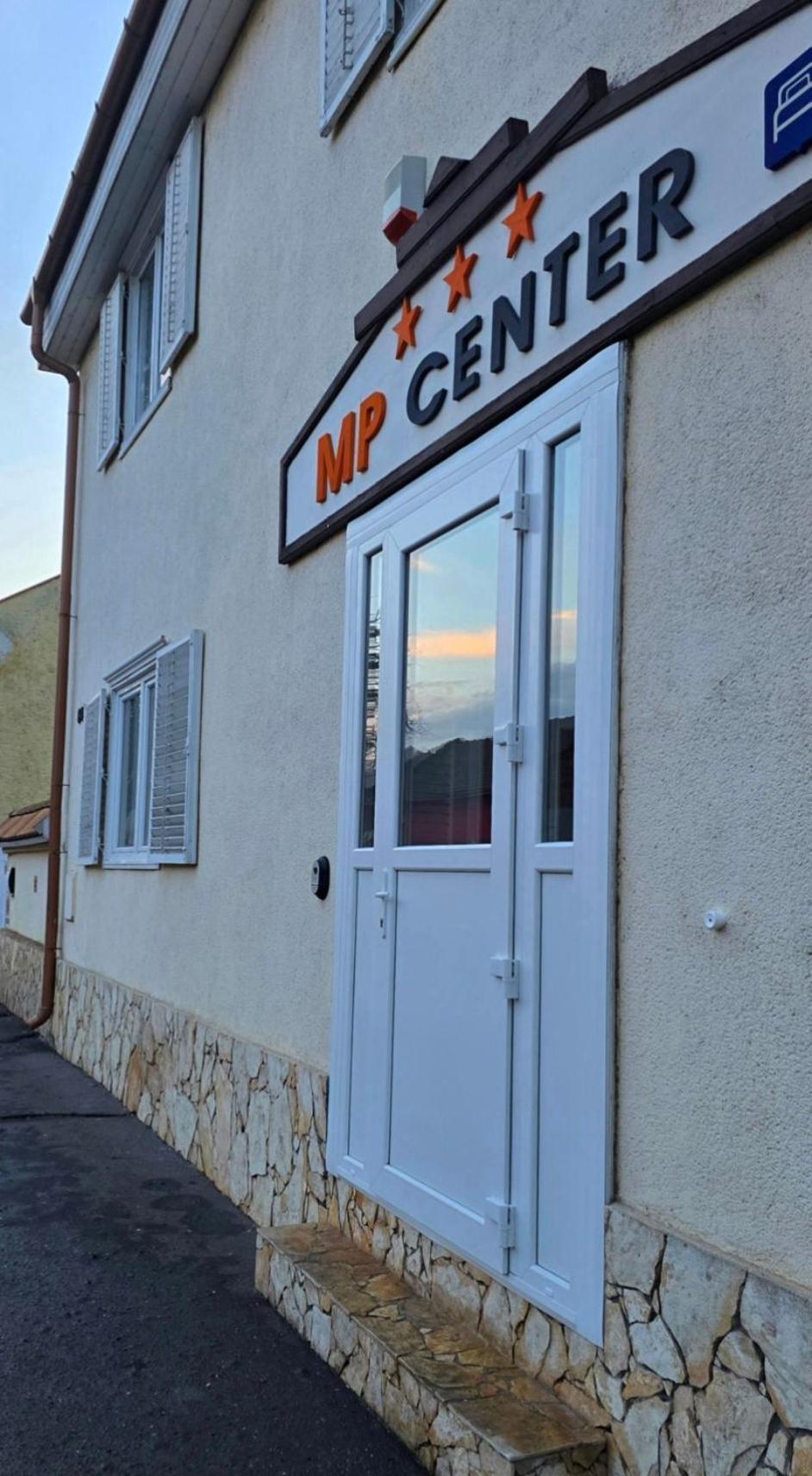 Mp Center Maganszallas Mişcolţ Exterior foto